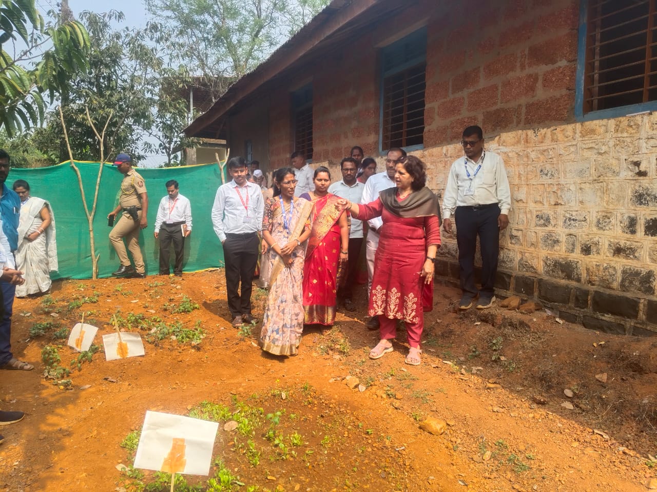 अधिक प्रतिमा 19